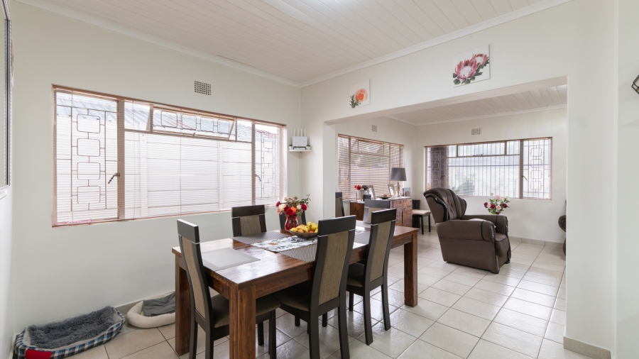 4 Bedroom Property for Sale in Peerless Park Western Cape